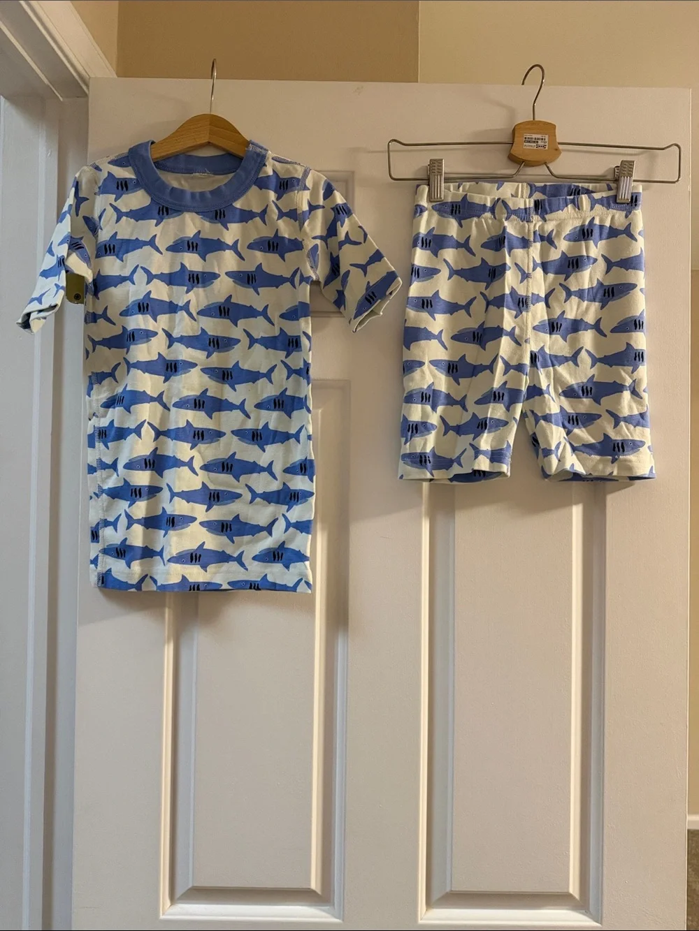 Hanna Andersson Blue and White Shark Print Pajama Set